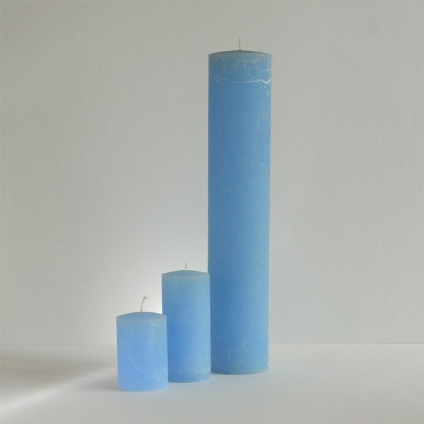Rustik Kaminkerze Laternenkerze hellblau durchgefärbt d8 h40 cm